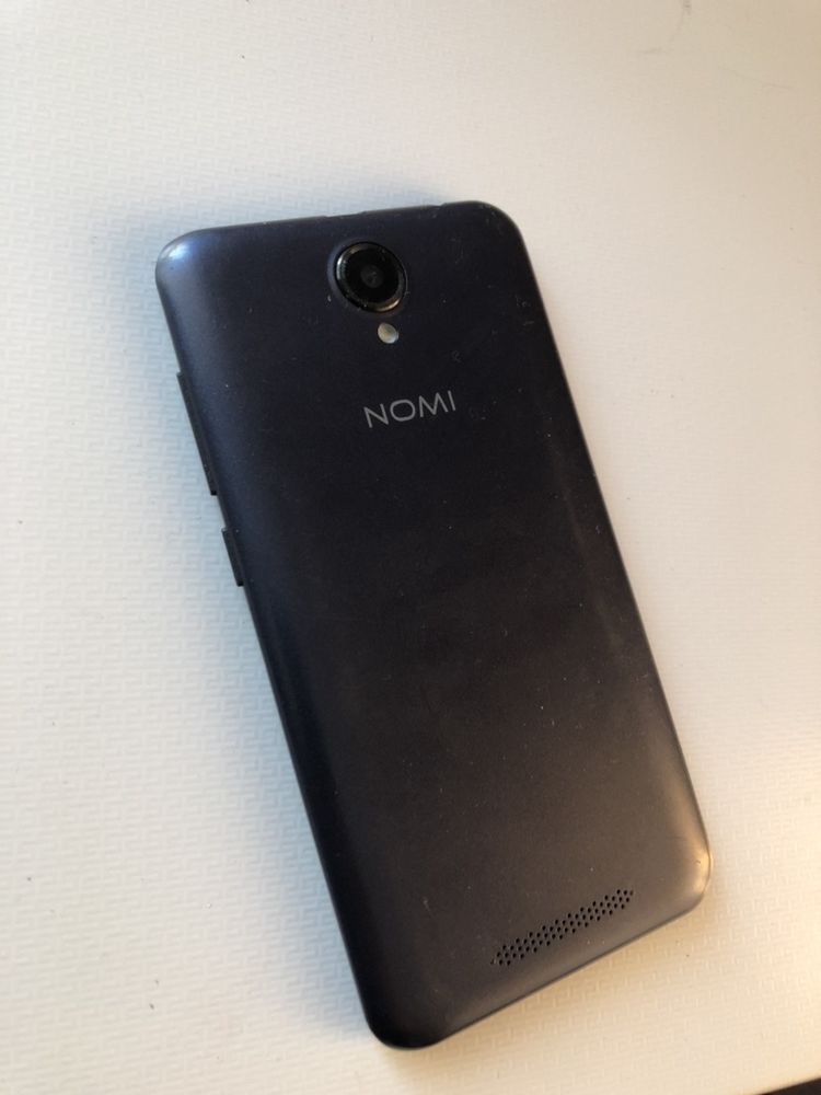 Смартфон Nomi i 5001