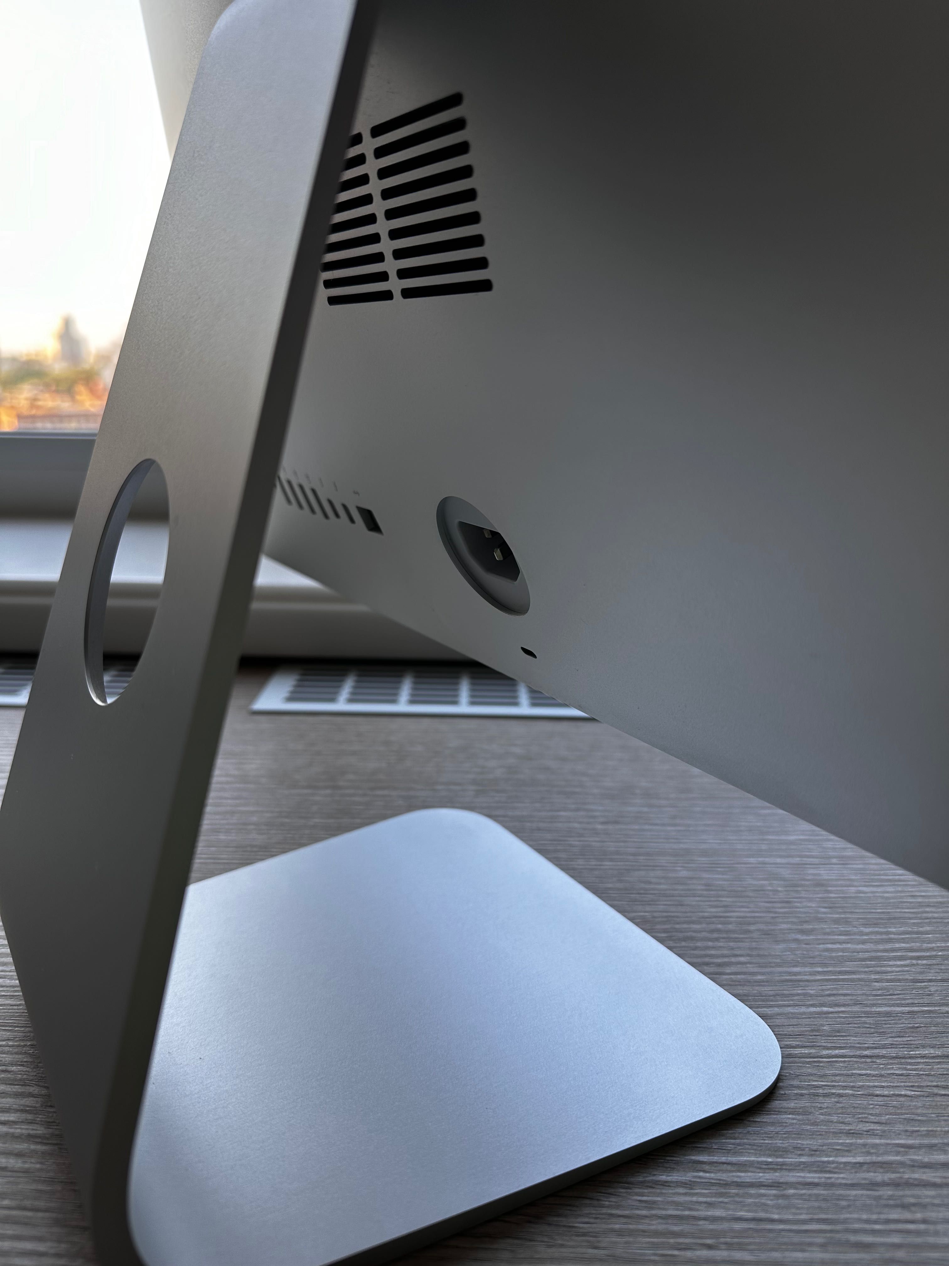 iMac 21.5 Retina 4K core i7/16Gb/1Tb + keyboard+mouse late 2015