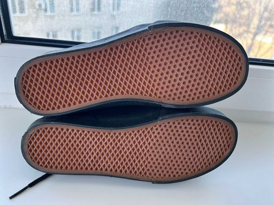 Кросiвки хайтопи Vans EUR35