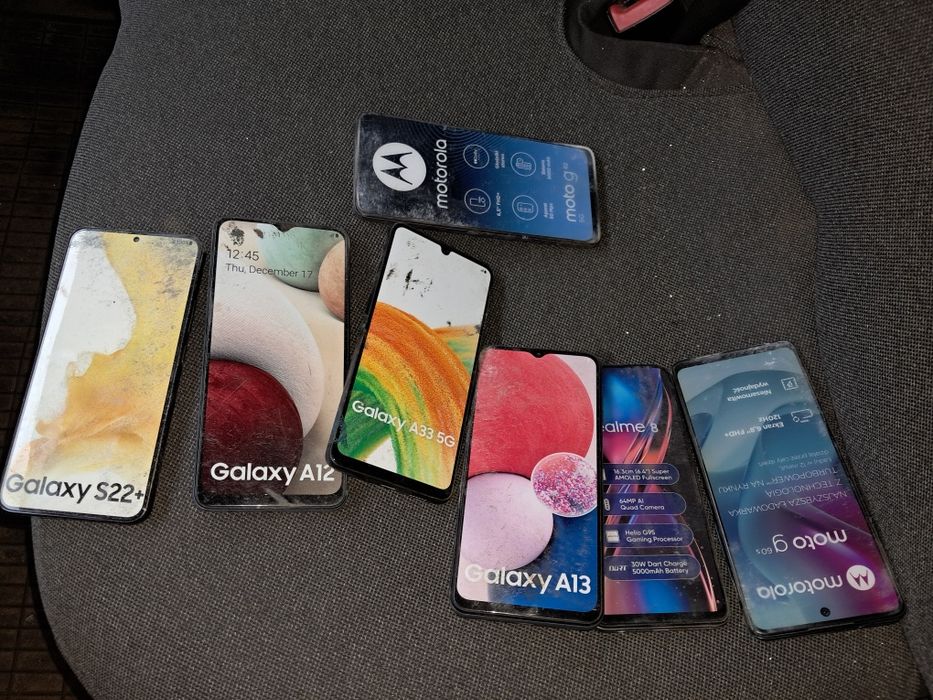 Smartfon atrapa. 7 sztuk w zestawie.