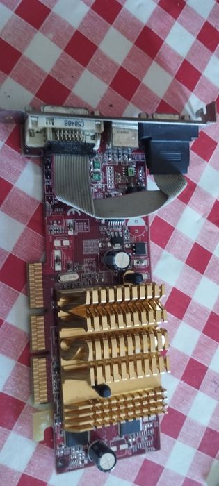 Placa gráfica MSI NVIDIA GeForce FX  5200