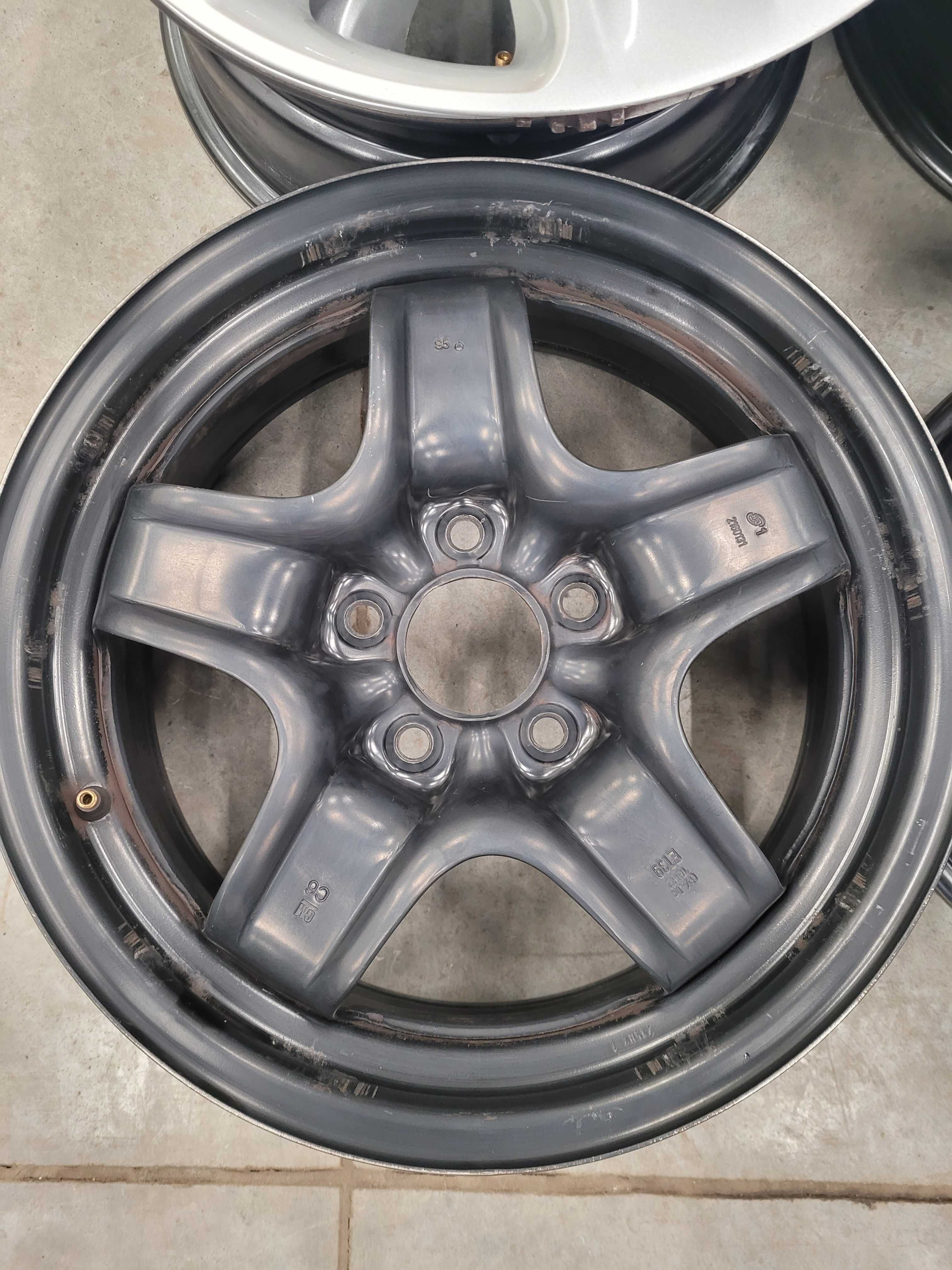 felgi stalowe strukturalne opel 5 x110 komplet r 16   kołpaki