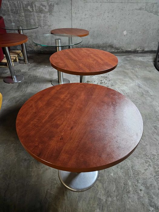 Sofy, fotele, stoły wyposażenie lokalu / klubu