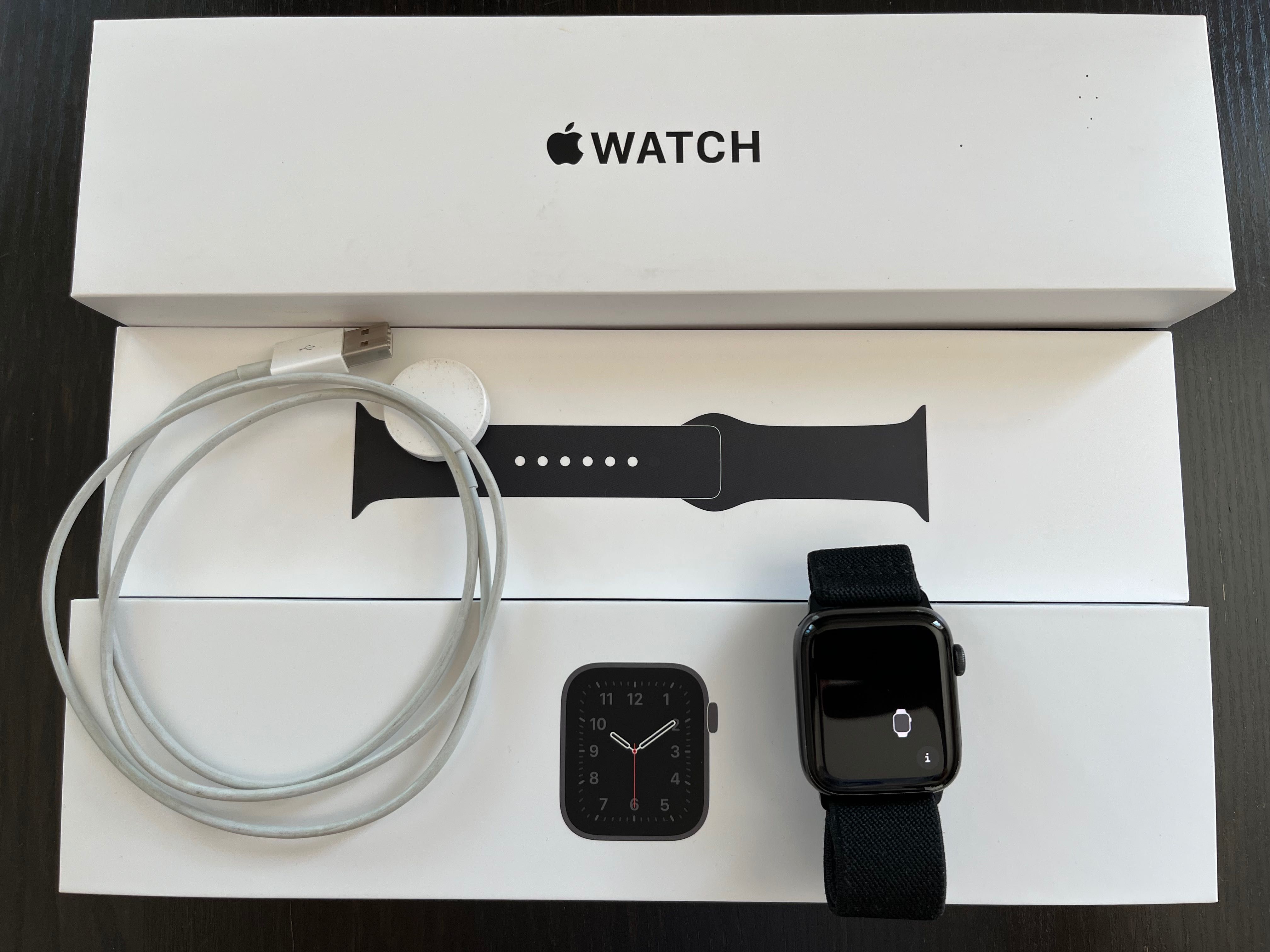 Apple Watch SE 1st gen 44 mm GPS + Cellular! Space Gray!