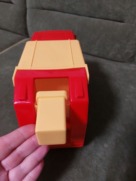 Мусоровоз, трактор комплект