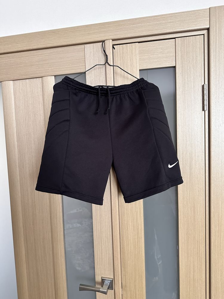 Захисні воротарські шорти Nike розмір M