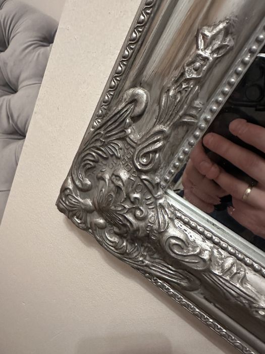 Lustro w ramie 70x90 cm wiszące glamour srebrne srebrna rama