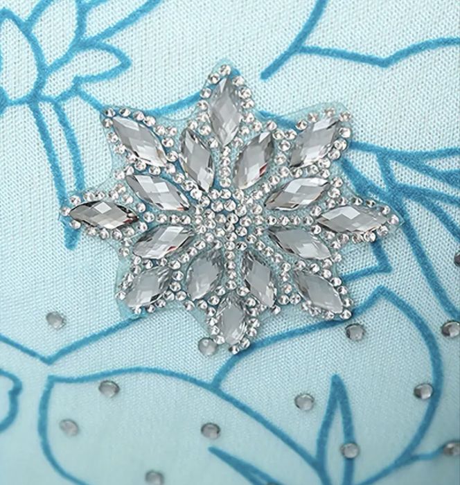 Bal przebierańców strój Elza Kraina Lodu choinka hallowen śnieżynka