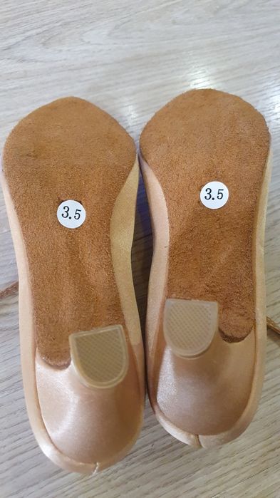 Танцювальні туфлі для бального стандарту 35 р.