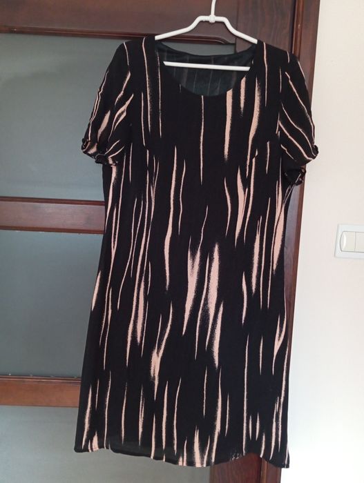 Sukienka z krótkim rękawem