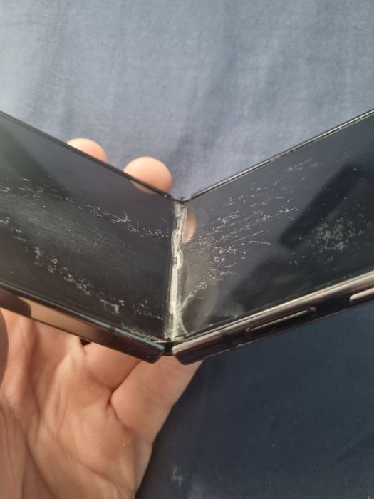 Samsung galaxy z flip4(возможен торг)