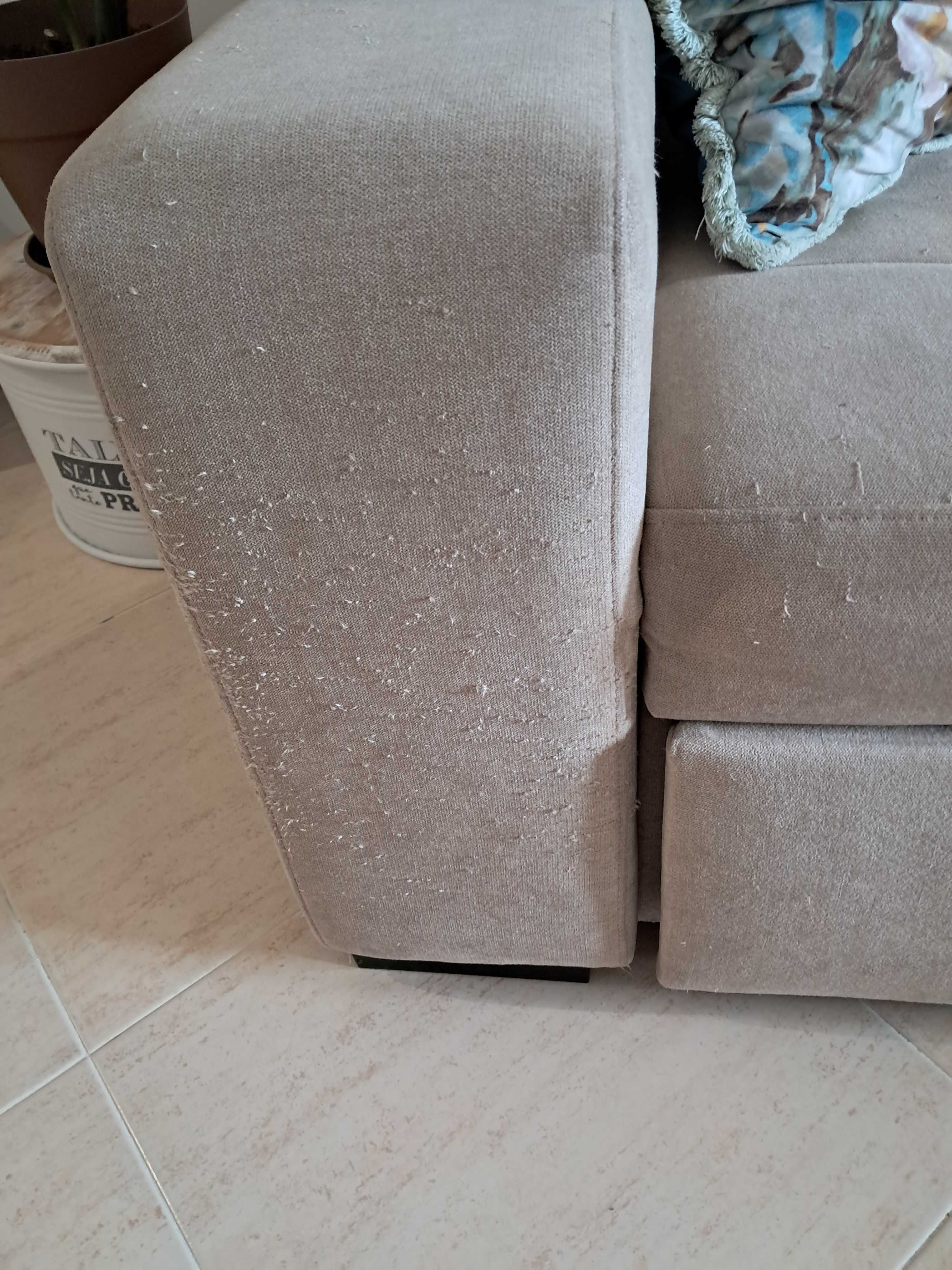 Sofá creme com Chaise Long