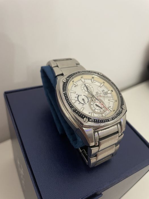 Ориганільний годинник чоловічий casio ef 553d