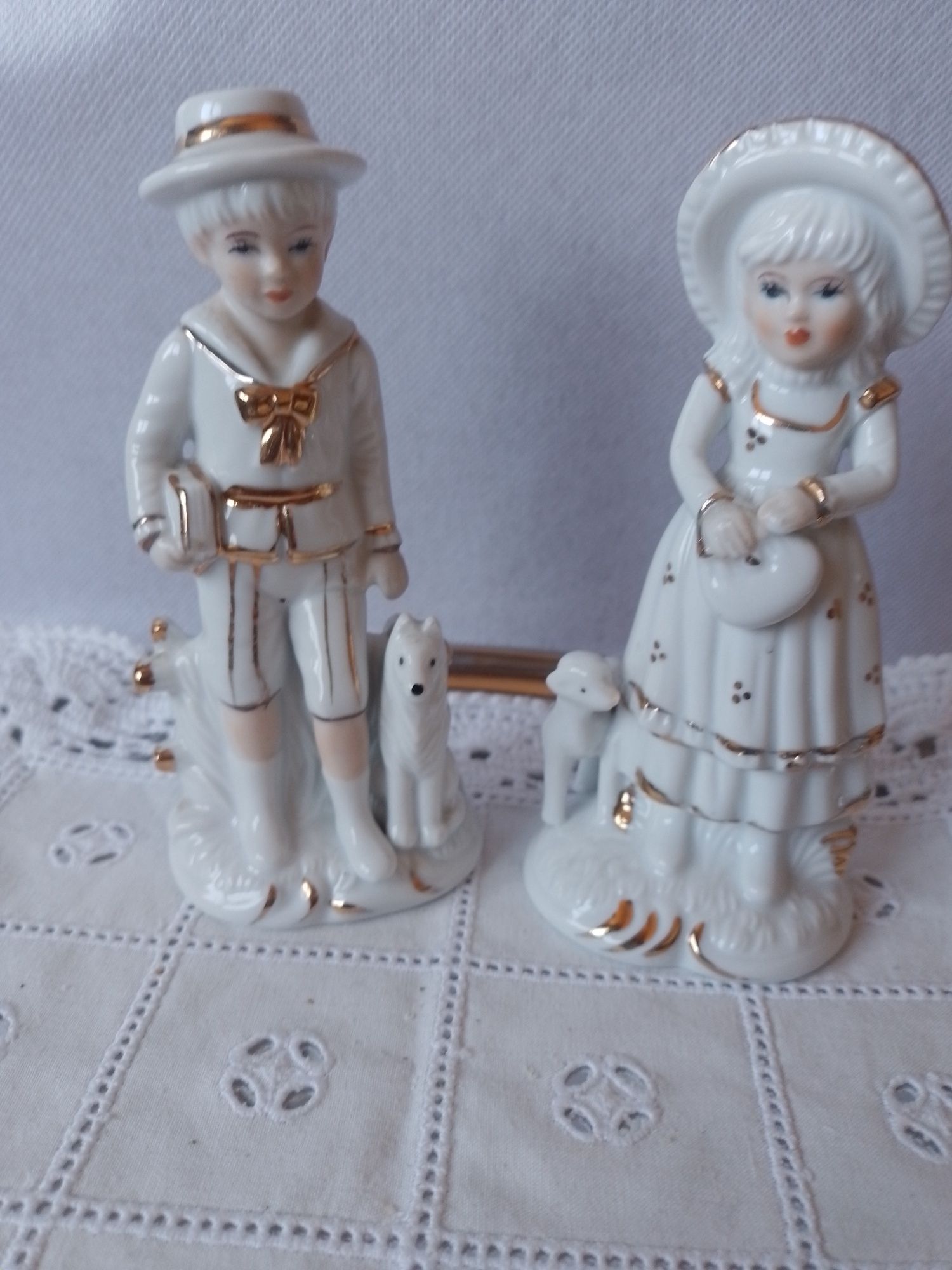 Bibelots em porcelana