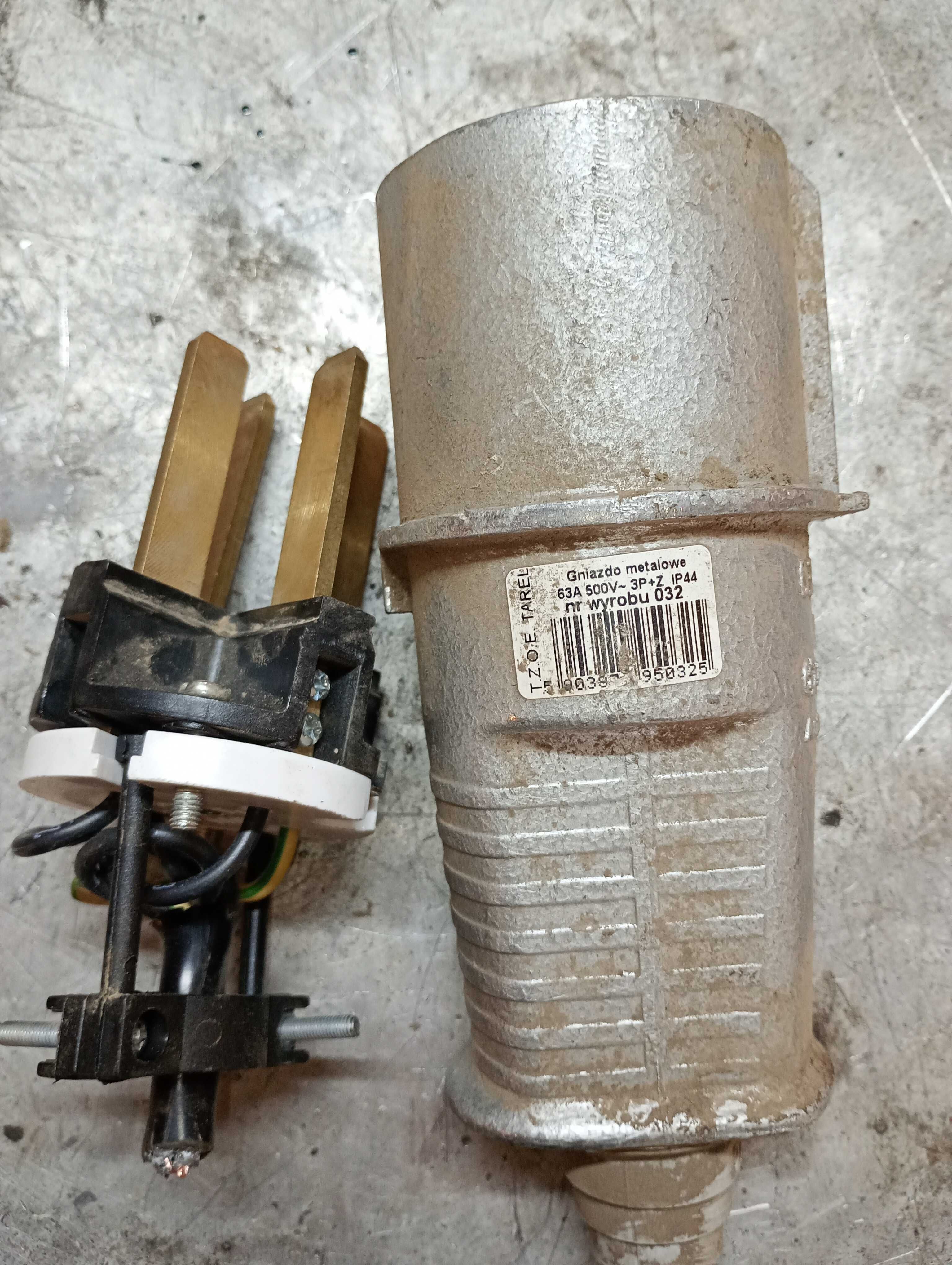 Wtyk wtyczka siłowa przenośna metalowa 63A 4P płaskie bolce 500V IP44