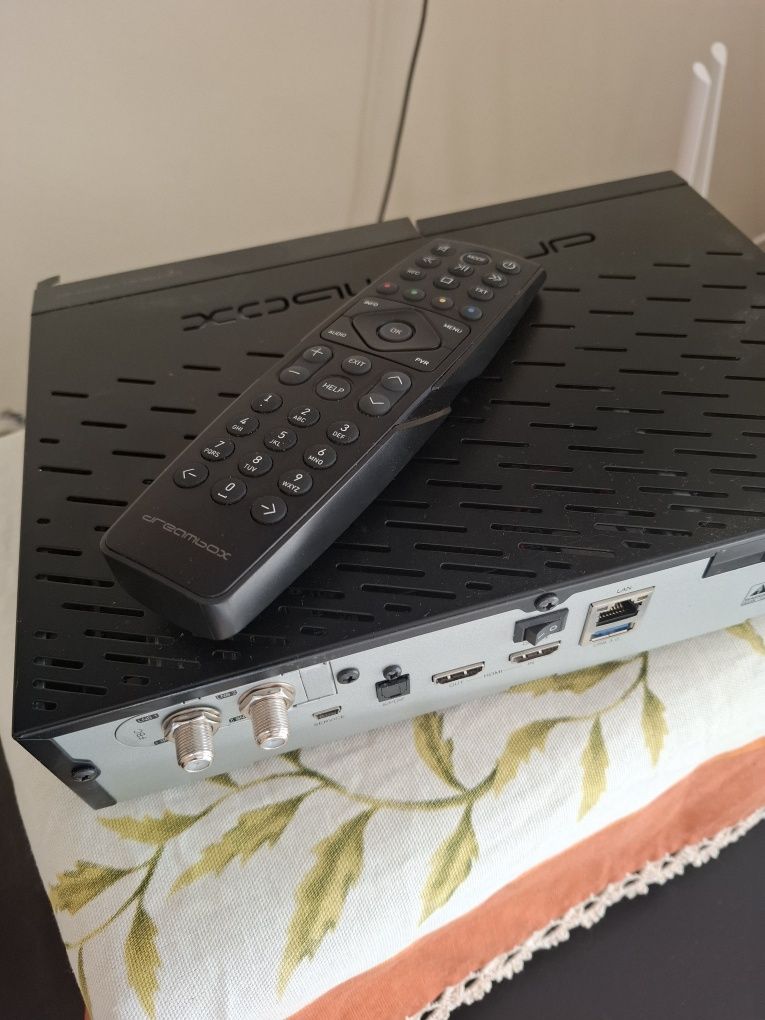 Dreambox 900HD tuner fbc satelite