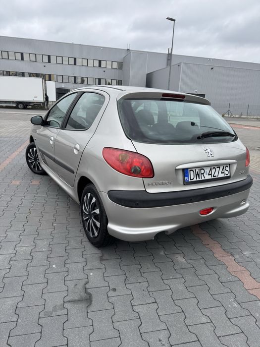 Peugeot 206 1.4 benzyna 75 KM 2004 r