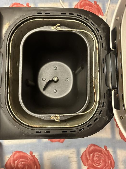 Продам хлібопічку TEFAL PF210138