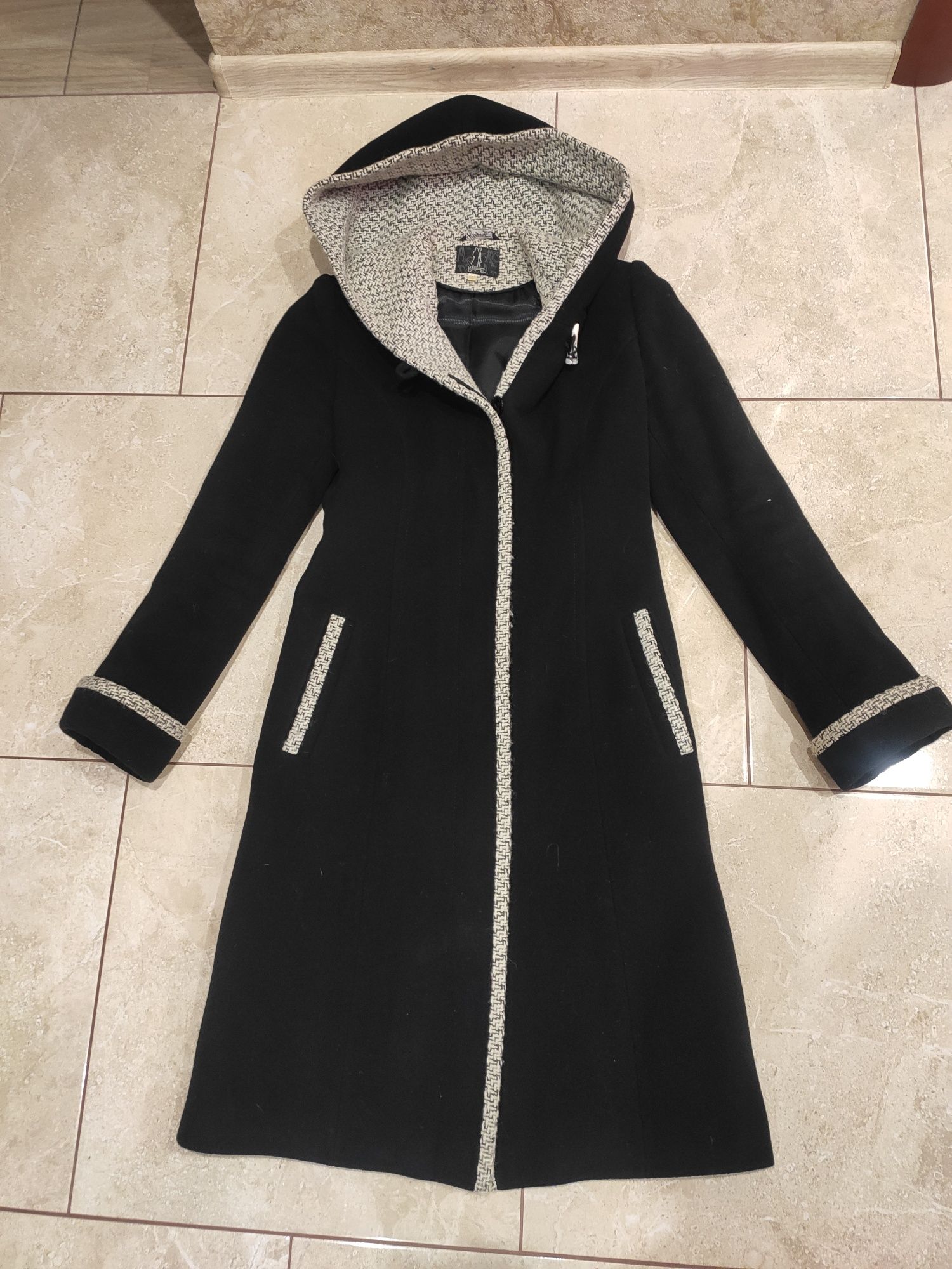 Пальто жіноче шерстяне 42 розміру