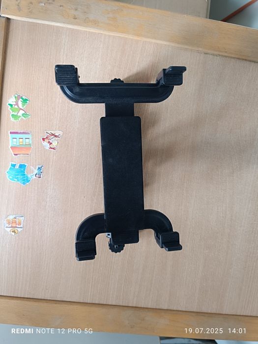 Держатель планшета на подголовник