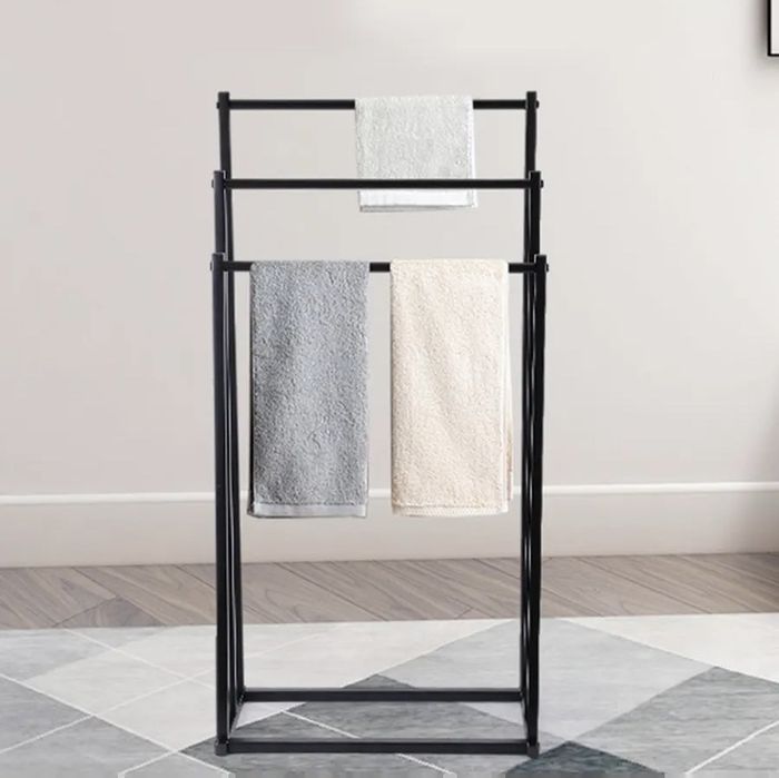 Металева підлогова вішалка для рушників і халатів