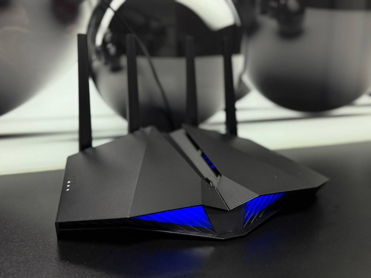 Бездротовий маршрутизатор (роутер) ASUS RT-AX82U 802.11ax (Wi-Fi 6)