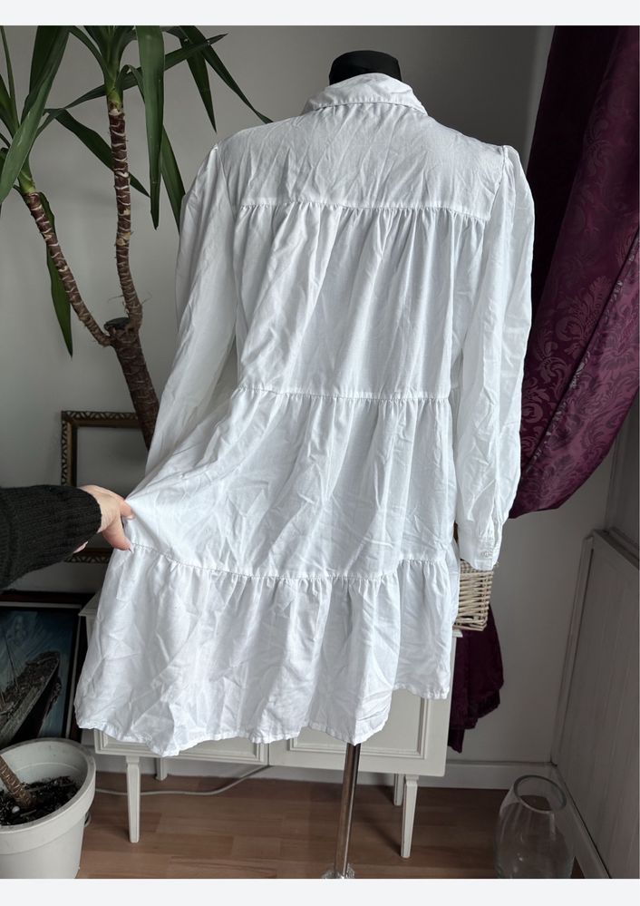 Biała sukienka koszulowa trapezowa L 40 42 xl Boohoo