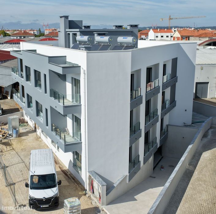 Apartamentos Novos à Venda - Em fase de Acabamentos