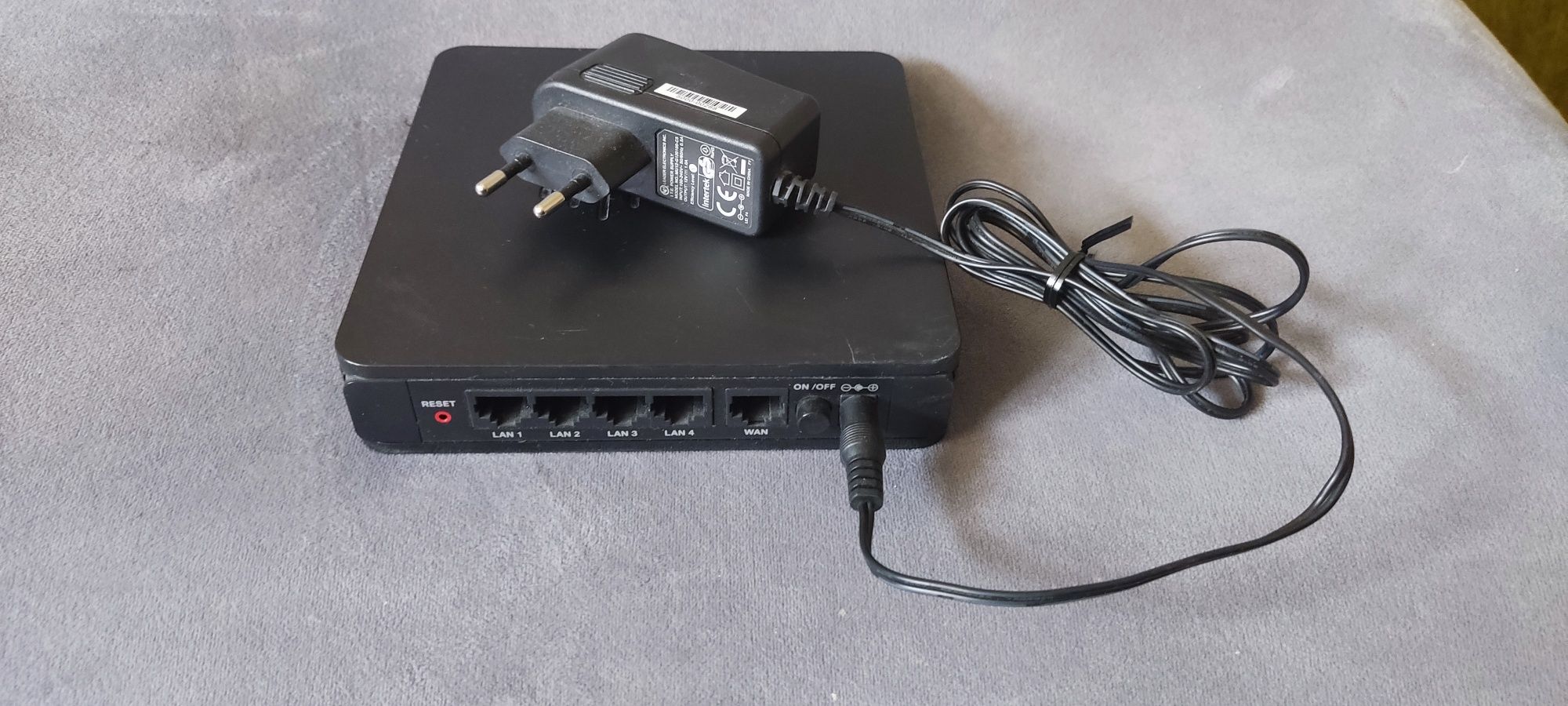 Router VPN Cisco RV180 1G