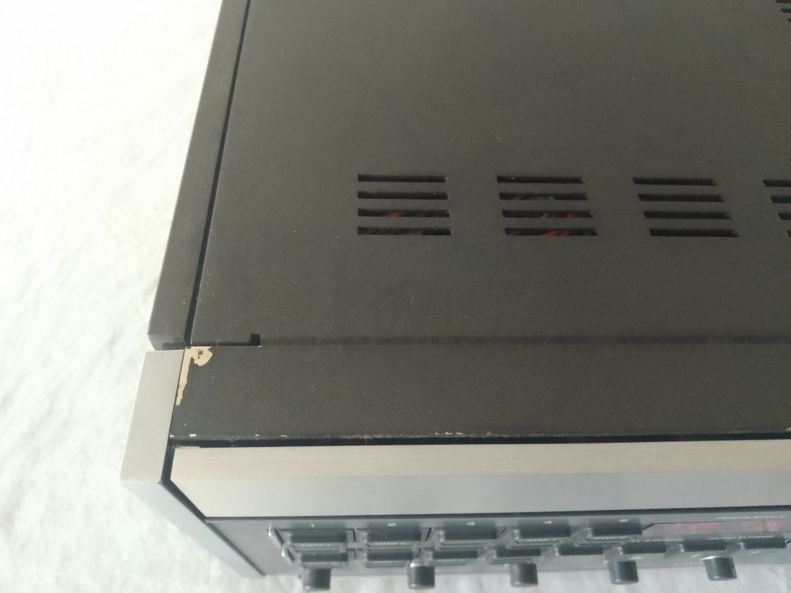 Amplituner stereo Revox B780