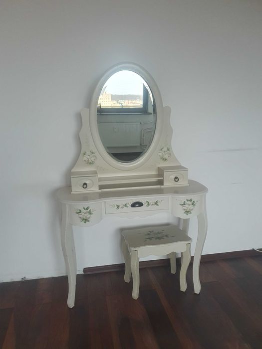 Toaletka w stylu retro