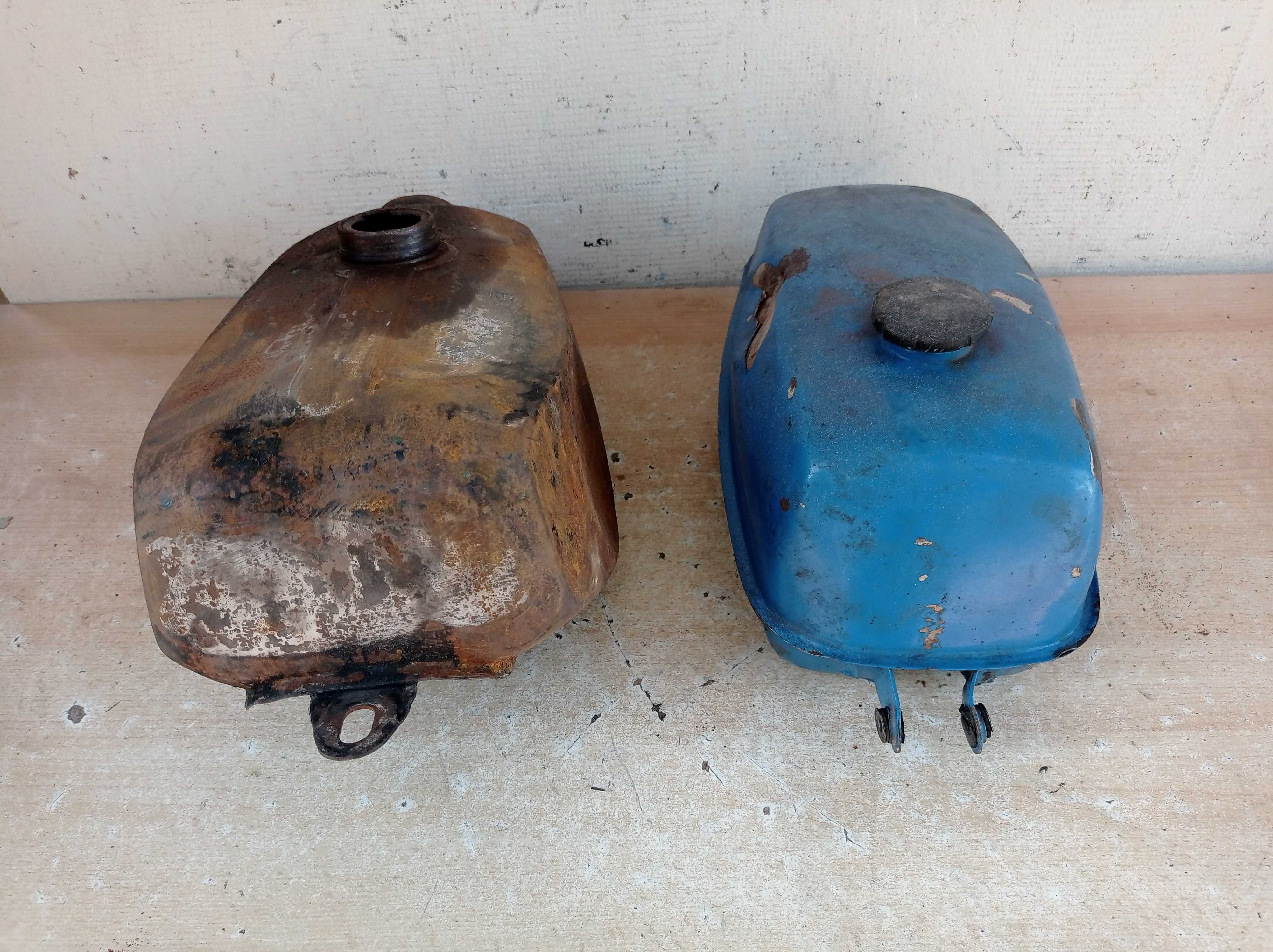 Romet - Ogar - Simson S-51 - zbiorniki paliwa - baki - 2 sztuki.