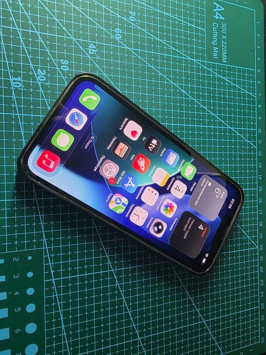 iPhone 13 Pro 256 GB, Білий, Стан відмінний