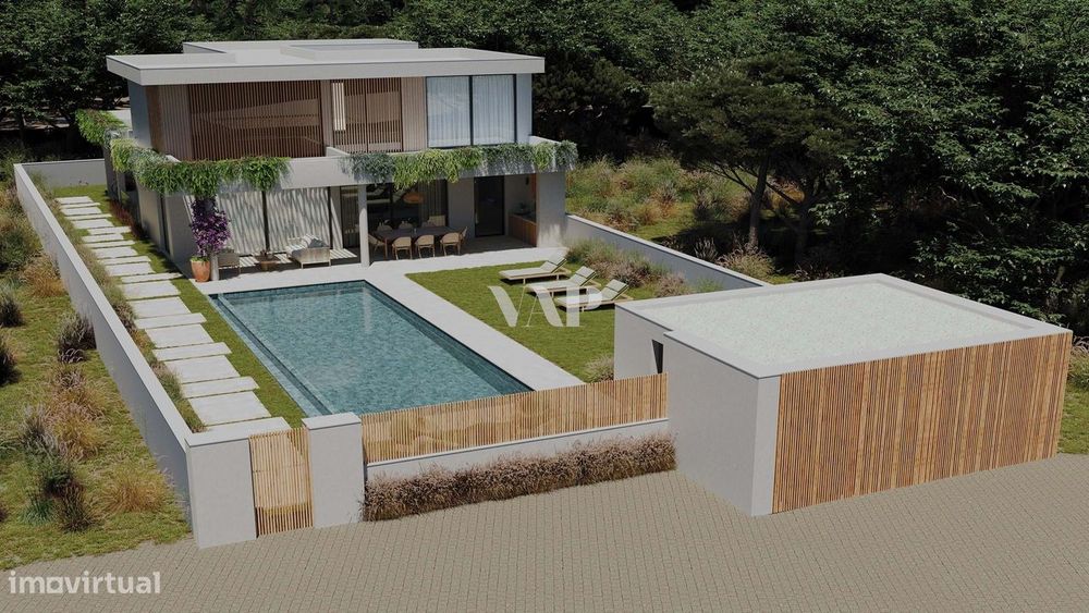Moradia Independente com 4 quatros em construção em Vilamoura