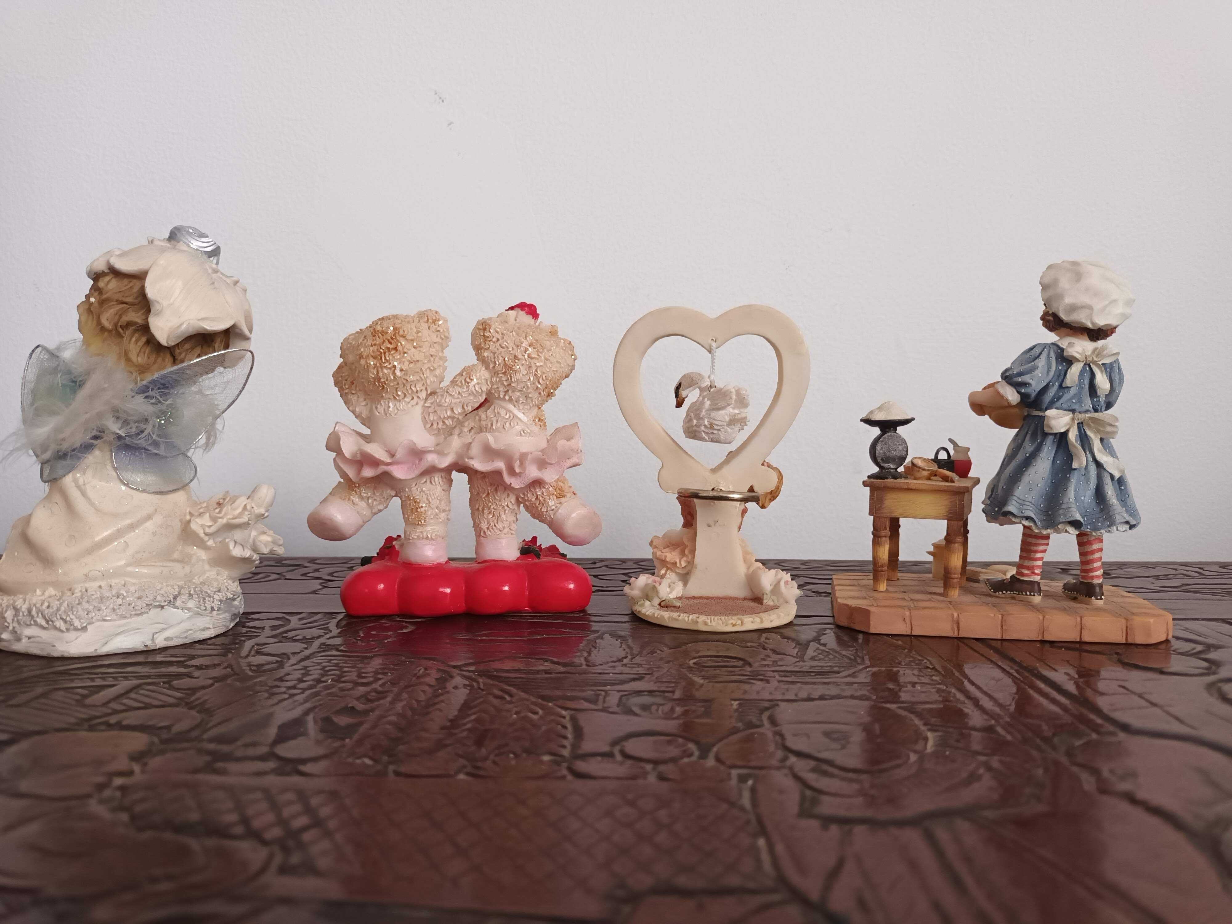 Peças decorativas em loiça e marfinite