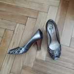 Buty damskie 39, na obcasie Bata
