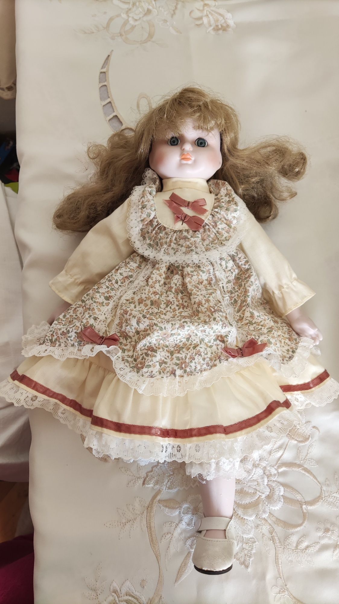 Лялька  фарфорова колекційна