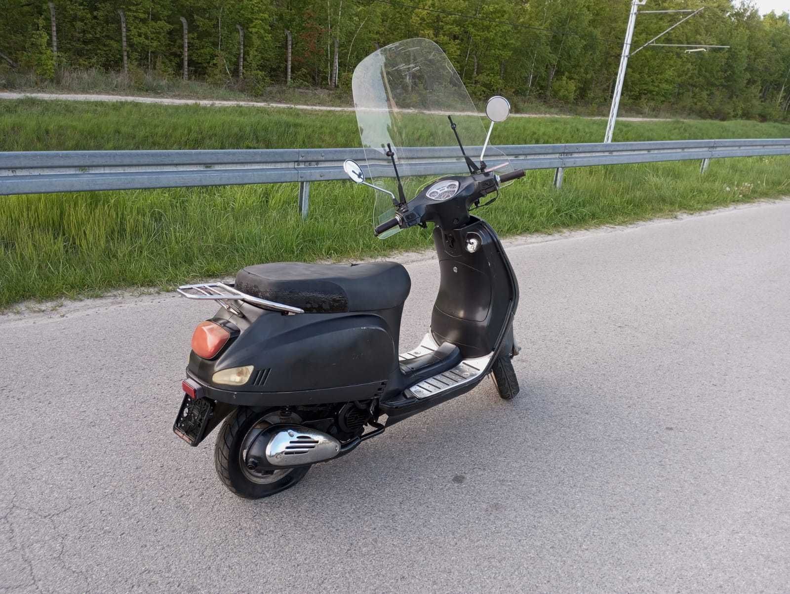 Skuter RETRO 50CM 4T czterosuwowy rozrusznik typu Vespa Lambretta 2014