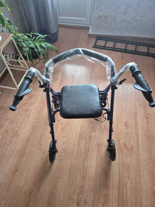 Ходунки для допослих (Ролатор)