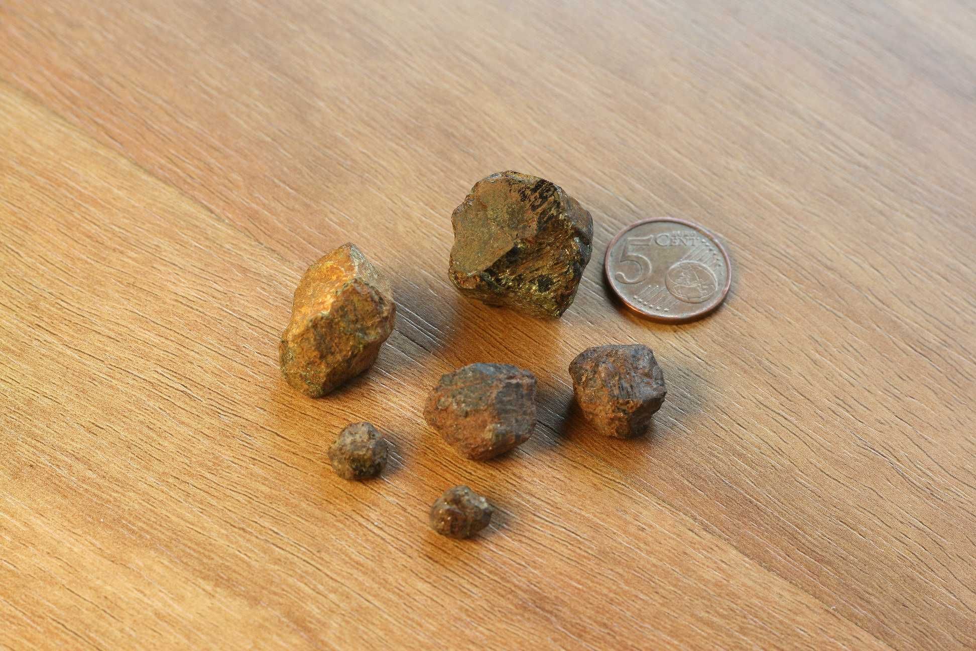Minerais – Cassiterite, granada e estaurolite (inclui envio)