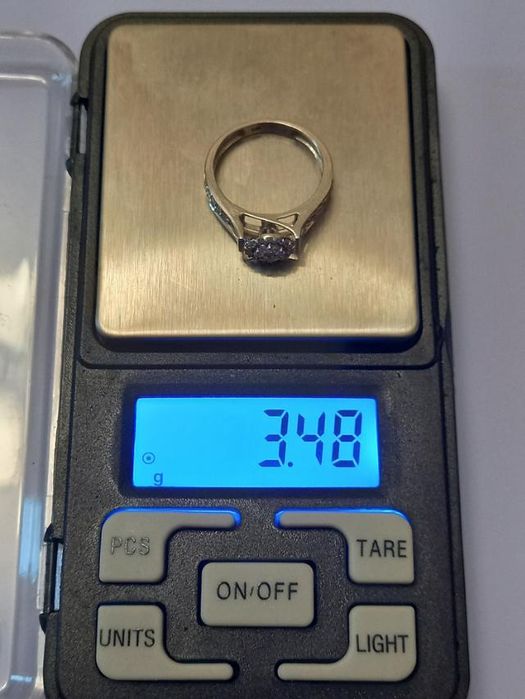 Золотое кольцо 14 к с бриллиантами 0.52кт