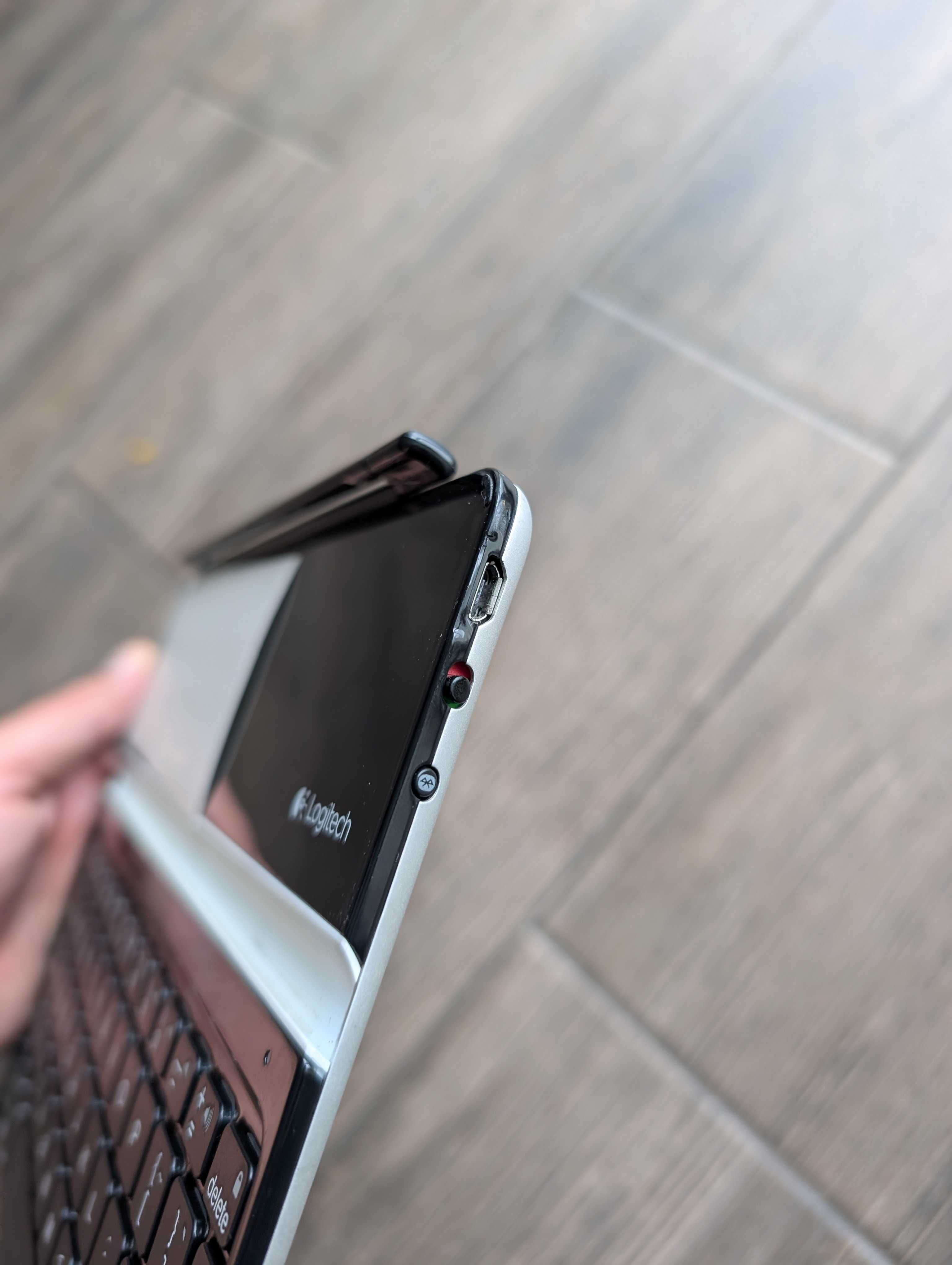 Bluetooth клавіатура Logitech Ultrathin Keyboard для  iPad 2 і  iPad 3