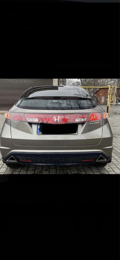 Honda Civic 5 d наружная накладка крышки богажника 2008