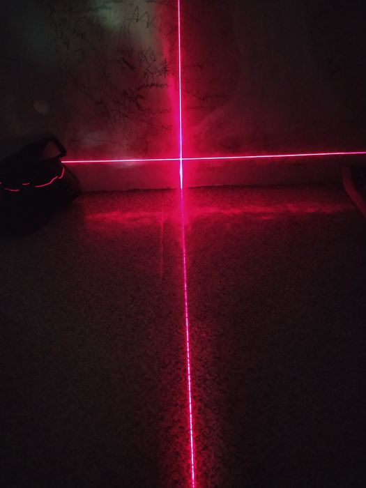 Нівелір лазерний рівень