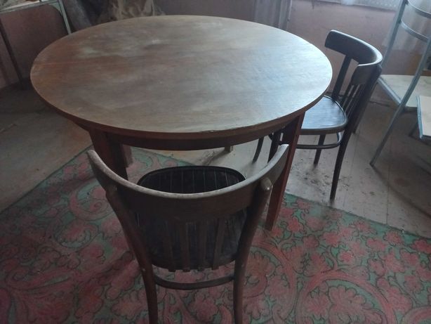 stary, drewniany stół + 4 krzesła