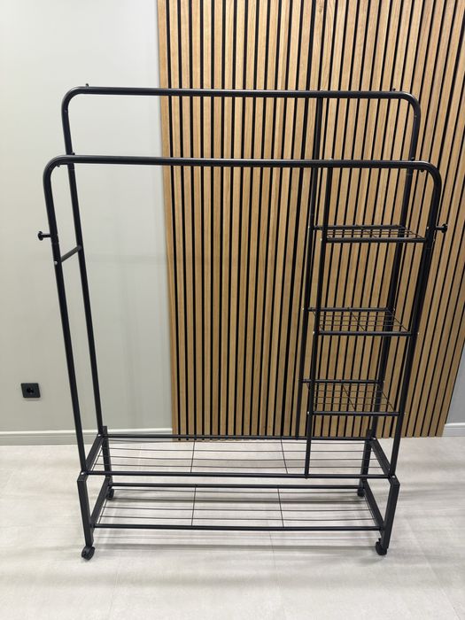 Продам стійку для одягу