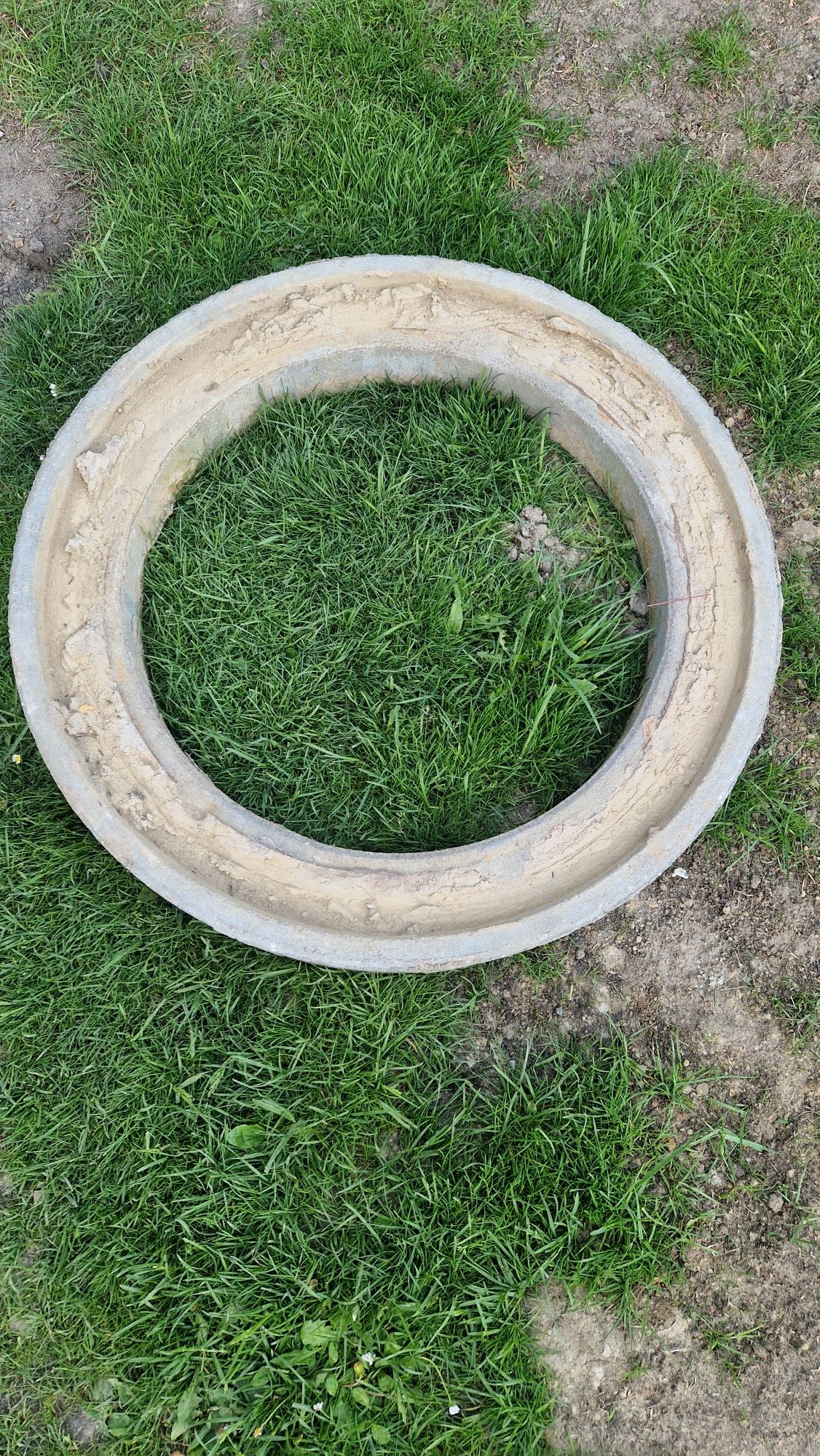 Ring, pierścień zbiornika betonowego