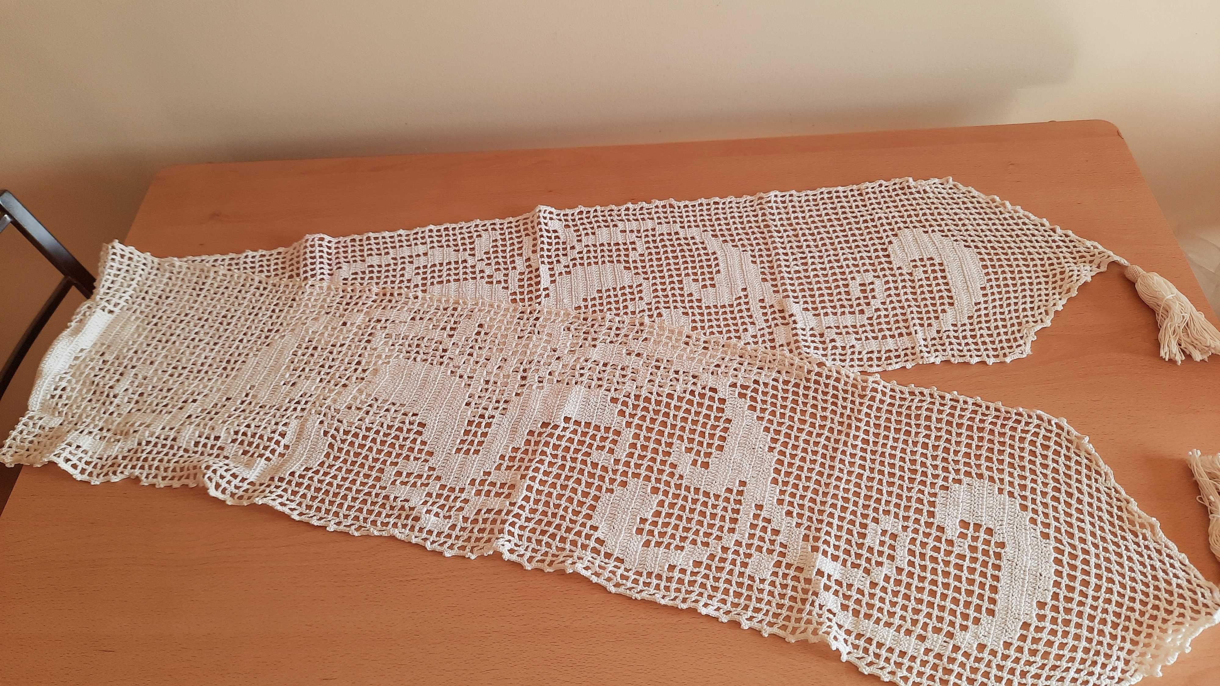Napron em renda feito á mão 2,20m