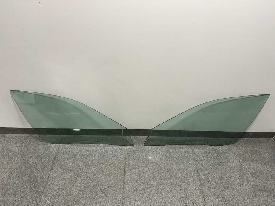 Szyby boczne przednie prawa lewa bmw e39