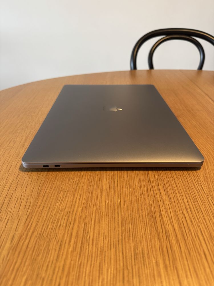 Laptop Apple Macbook Pro 16”, 512Gb ssd, 16gb ram, i7